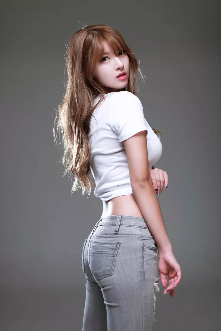 Xgyw.Org_韩国美女模特孟娜炫破烂牛仔裤靓丽迷人写真9P