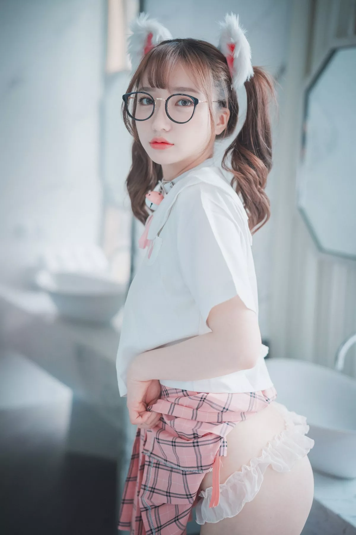 Xgyw.Org_[DJAWA]No.125_模特Yeeun_Cute Pink主题私房半脱上衣露豪乳胶带遮点撩人诱惑写真50P