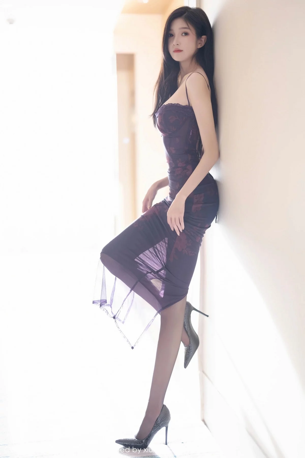 Xgyw.Org_[XiaoYu画语界]Vol.1128_模特程程程性感紫色吊带长裙+黑色情趣内衣秀曼妙身姿诱惑写真84P