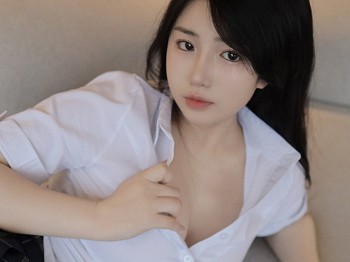 XiuRen第8173期_模特陈小花性感白衬衫配黑色格子短裙秀曼妙身姿迷人诱惑写真83P
